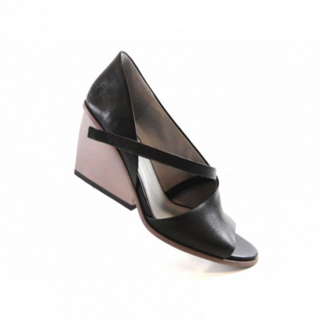 Escarpin femme chic en cuir noir talon original Puro