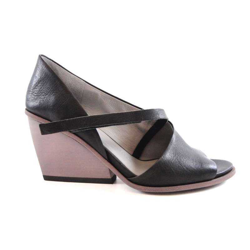 Escarpin femme chic en cuir noir talon original Puro