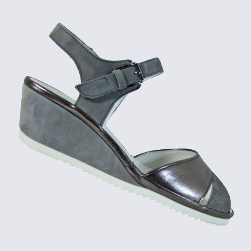 Nu pieds sale talons compensés