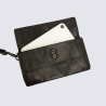 Pochette Bear, pochette à bandoulière mixte en cuir noir Pochette Bear, pochette à bandoulière mixte en cuir noir