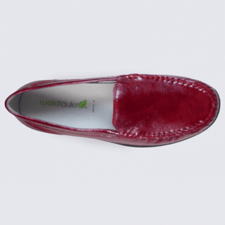 Mocassins grande largeur Waldläufer en cuir vernis rouge