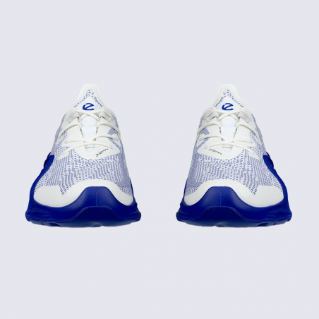 Baskets ECCO, Baskets performance sportive homme en maille blanche et semelle bleue Baskets ECCO, Baskets performance sportive homme en maille blanche et semelle bleue