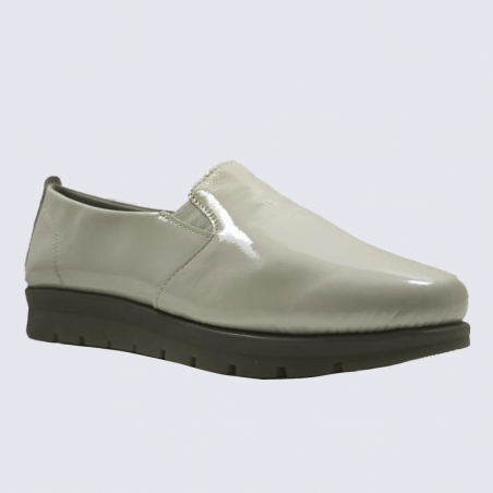 Mocassin Arima, mocassin chic et intemporel à enfilage rapide femme en cuir vernis beige Mocassin Arima, mocassin chic et intemporel à enfilage rapide femme en cuir vernis beige