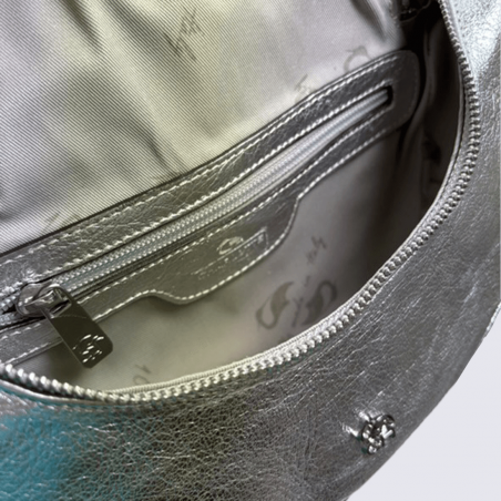 Sac à bandoulière Charlotte, sac à main pochette demi-lune en cuir métallisé Argent Sac à bandoulière Charlotte, sac à main pochette demi-lune en cuir métallisé Argent
