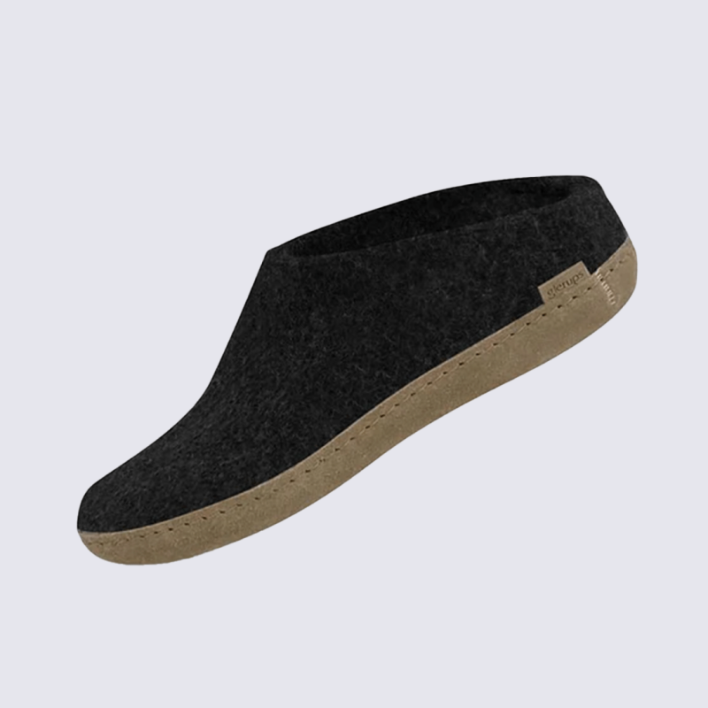 Chaussons Glerups, modèle Slip-On mixte en laine naturelle charbon de bois