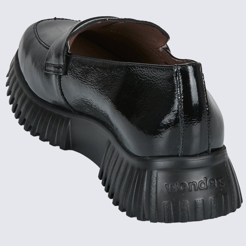 Mocassins Wonders, Mocassins plateforme femme en cuir verni noir