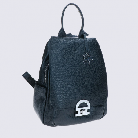 Sac à dos charlotte, Sac à dos femme structuré en cuir martelé noir à fermoir CH