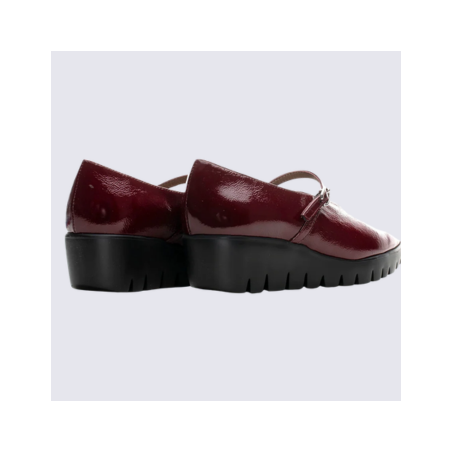 Chaussures Wonders, Chaussures compensées femme en cuir vernis vin