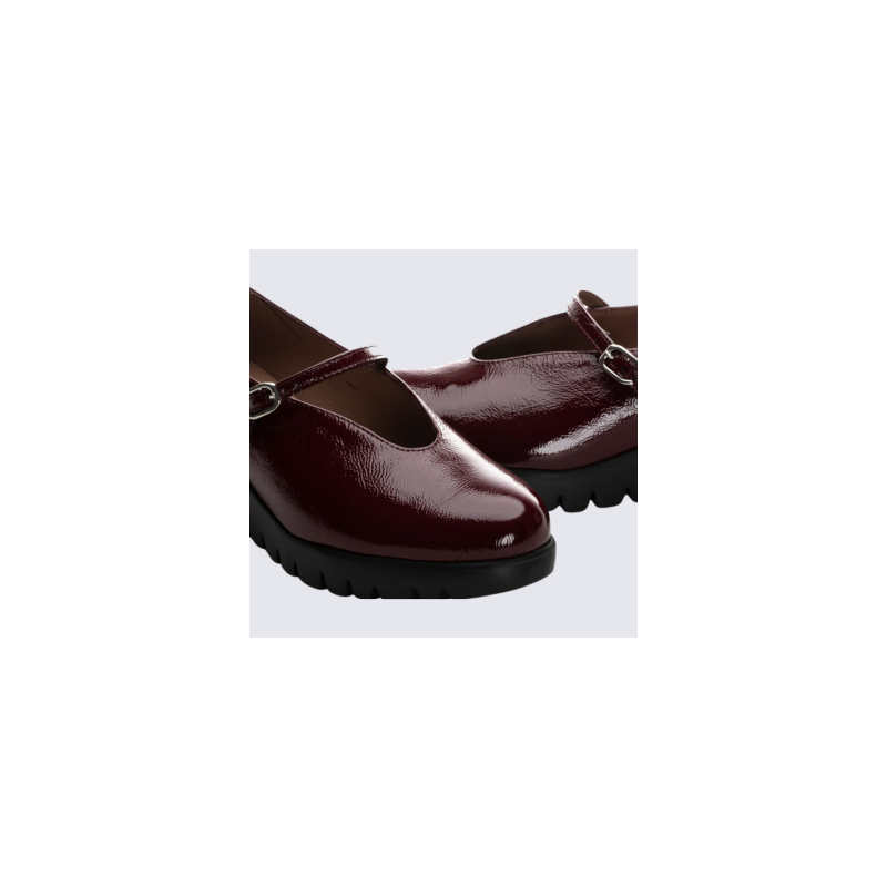 Chaussures Wonders, Chaussures compensées femme en cuir vernis vin